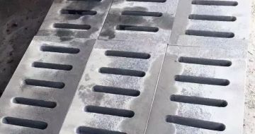 辽宁 芝麻灰石材沟盖板