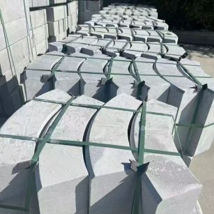辽宁 芝麻灰弧形路沿石