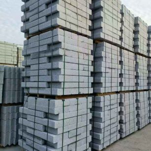 辽宁 路沿石（路侧石），颜色一致，尺寸标准