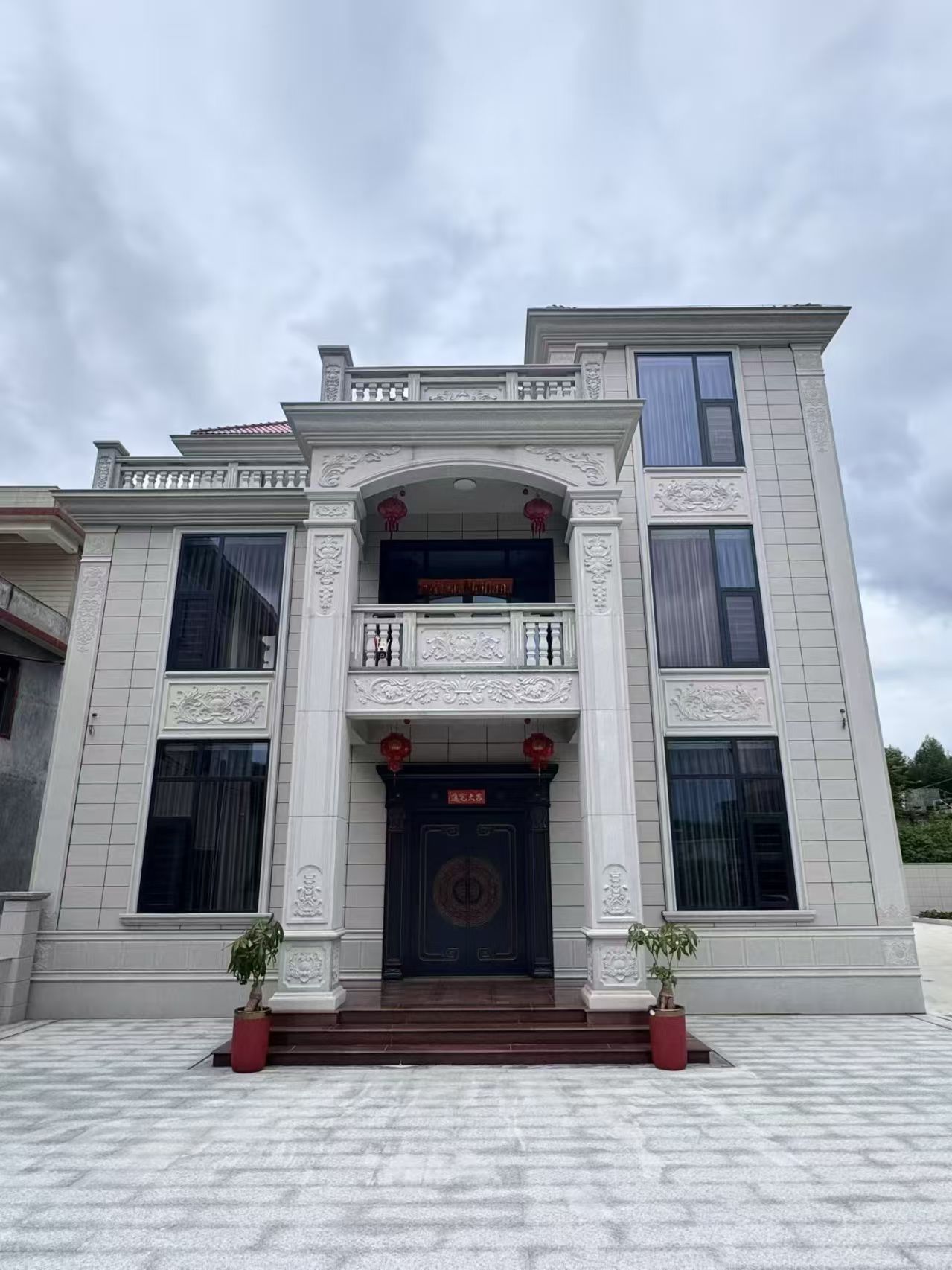 辽宁 芝麻白石材别墅干挂案例展示