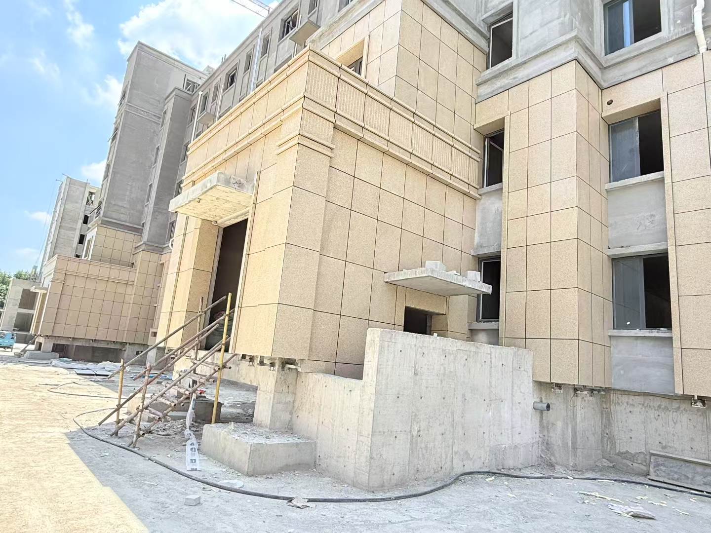 辽宁 黄金麻干挂，工地实拍