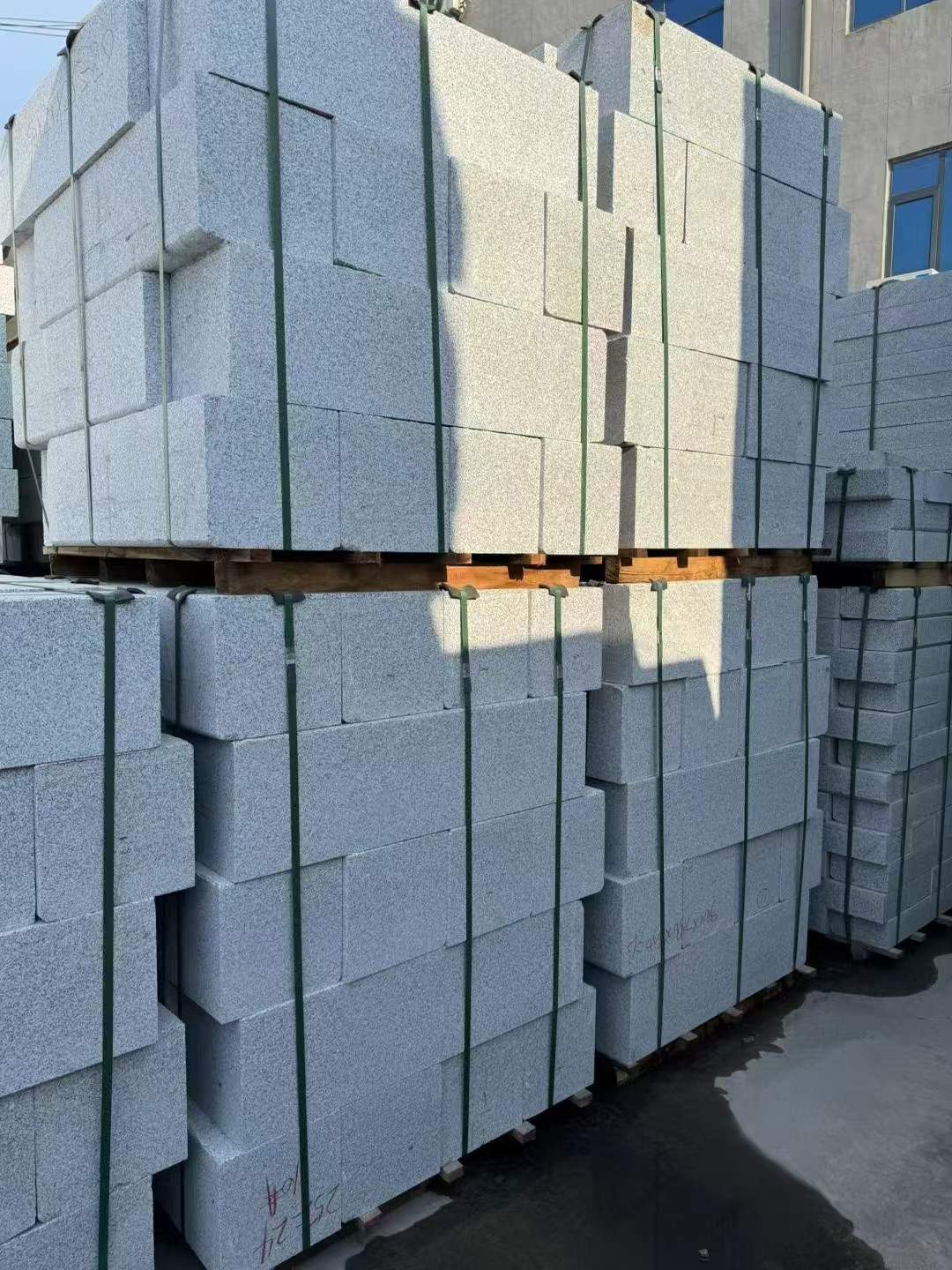 辽宁 芝麻白路沿石