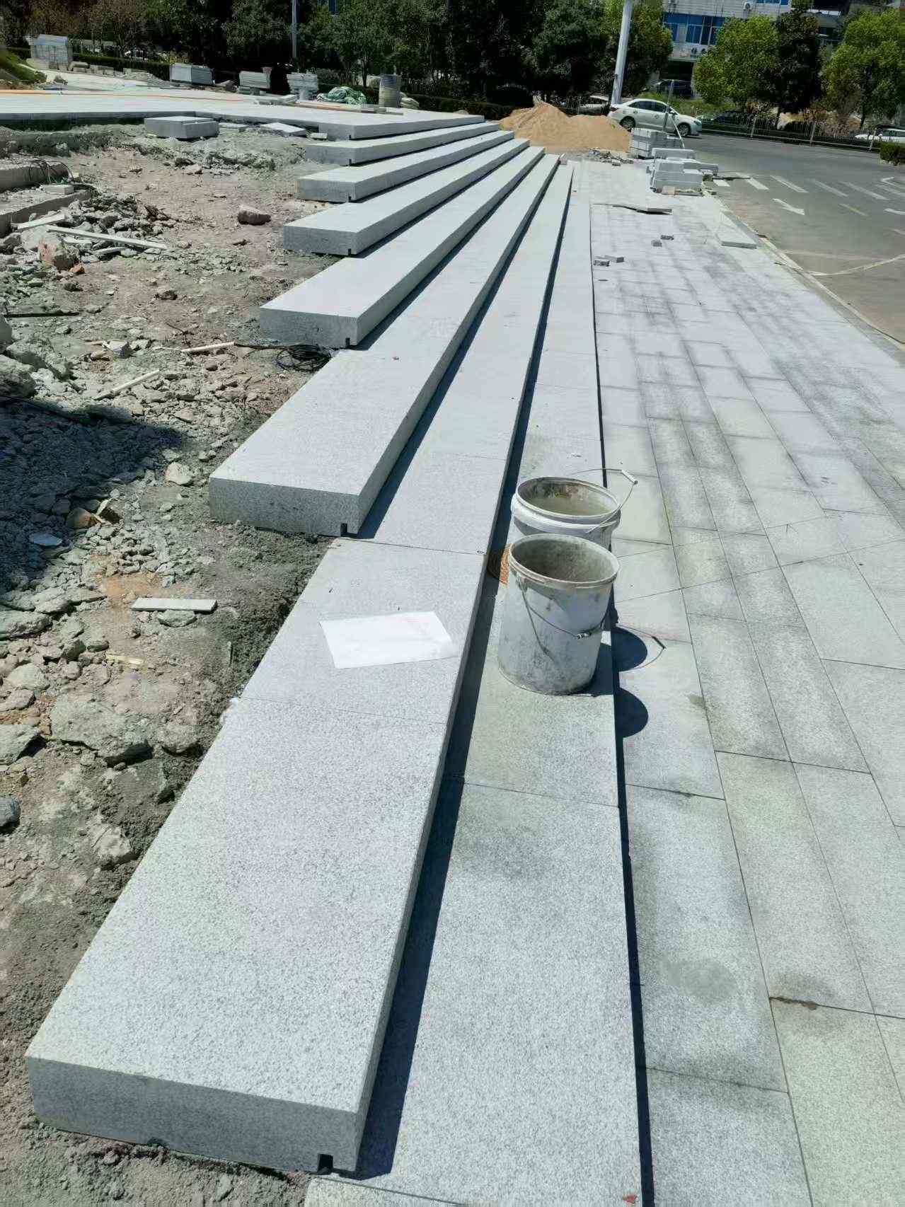 辽宁 芝麻白整石台阶，施工现场