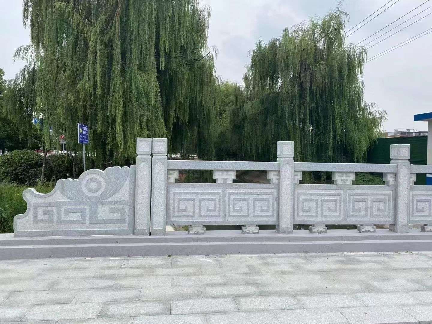 辽宁 芝麻灰桥栏杆、河道栏杆安装效果