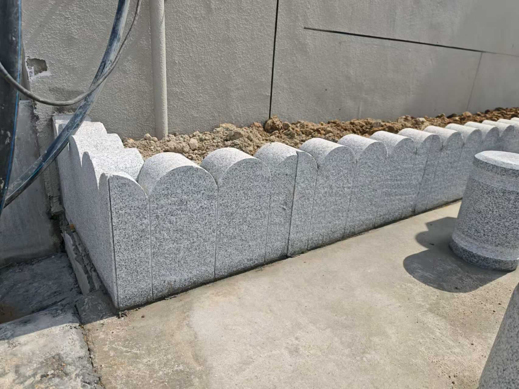 辽宁 芝麻白花岗岩花边石铺装效果图